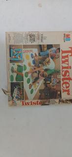 Twister Bordspel - MB Spellen, Hobby en Vrije tijd, Gezelschapsspellen | Bordspellen, Vijf spelers of meer, Ophalen, Gebruikt