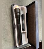 Vintage zaklamp in doos, Ophalen of Verzenden, Gebruikt, Batterij