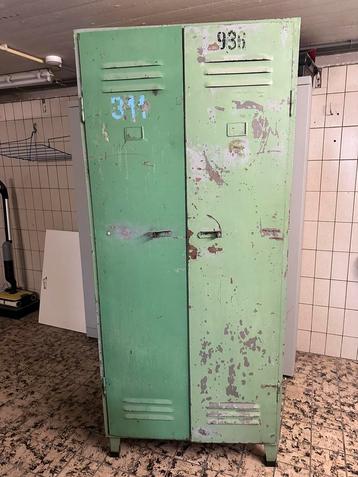 Vintage Metalen Locker Kast oudgroen beschikbaar voor biedingen