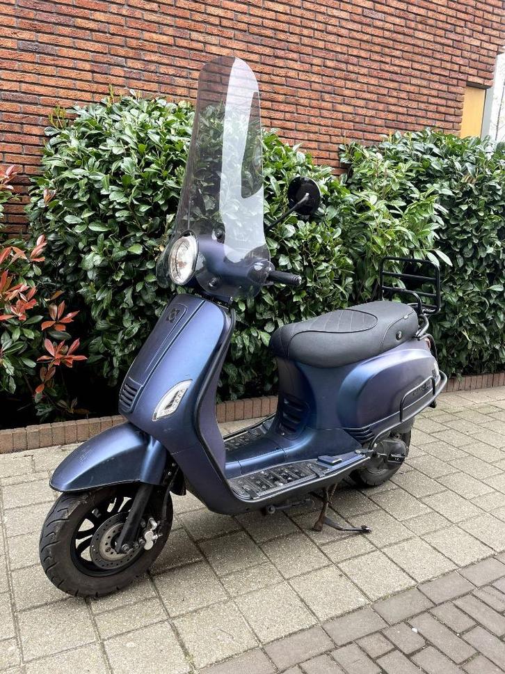 AGM VX50, Fietsen en Brommers, Scooters | Overige merken, Gebruikt, Maximaal 25 km/u, Benzine, Ophalen