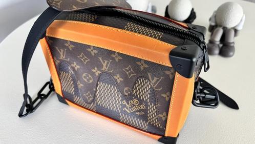 Louis Vuitton x Nigo Soft Trunk (Zeer Exclusief!), Sieraden, Tassen en Uiterlijk, Tassen | Schoudertassen, Nieuw, Zwart, Ophalen