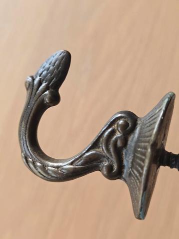 Prachtige antieke Franse haak / kapstok / handdoekhaak €7,50 beschikbaar voor biedingen