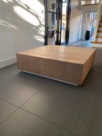 Vierkante houten salontafel met witte onderrand, Huis en Inrichting, Tafels | Salontafels, Ophalen, Gebruikt, 50 tot 100 cm, 50 tot 100 cm