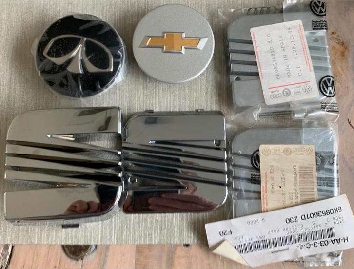 Nieuwe Emblemen & Logo's Seat, Audi, Auto-onderdelen, Carrosserie en Plaatwerk, Seat, Nieuw, Ophalen of Verzenden