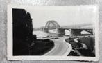 Foto Waalbrug Nijmegen 1937 afm. 11 x 7 cm., Verzamelen, Foto's en Prenten, Gebruikt, Ophalen of Verzenden, Voor 1940