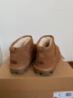 UGG ultra mini chestnut, Ophalen, Bruin, Lage of Enkellaarzen, Nieuw