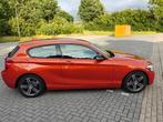 BMW 1-Serie 116I 100KW 3DR 2013, Business Sport, 1-Serie, 65 €/maand, Zwart, Origineel Nederlands