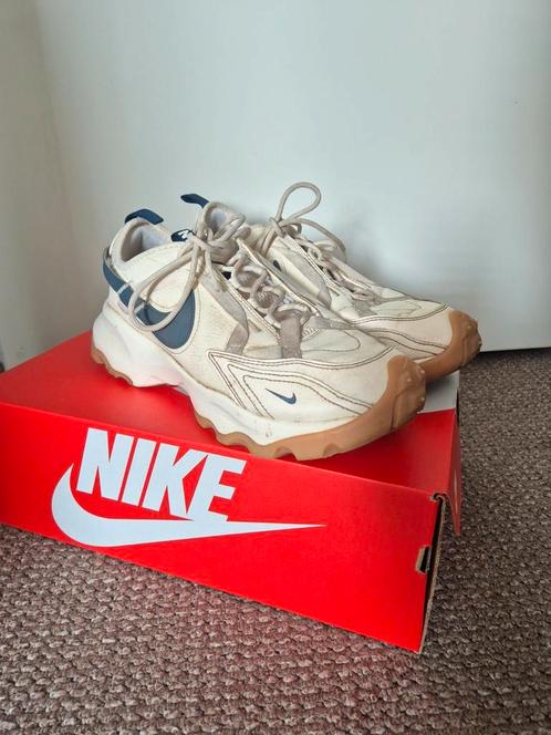 Nike dames wandelschoenen, trail running shoes maat 42, Kleding | Dames, Schoenen, Zo goed als nieuw, Sneakers of Gympen, Beige