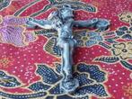 Mooie oude Engelse hanger als kruisbeeld van tin 13 cm., Antiek en Kunst, Antiek | Religie, Ophalen of Verzenden