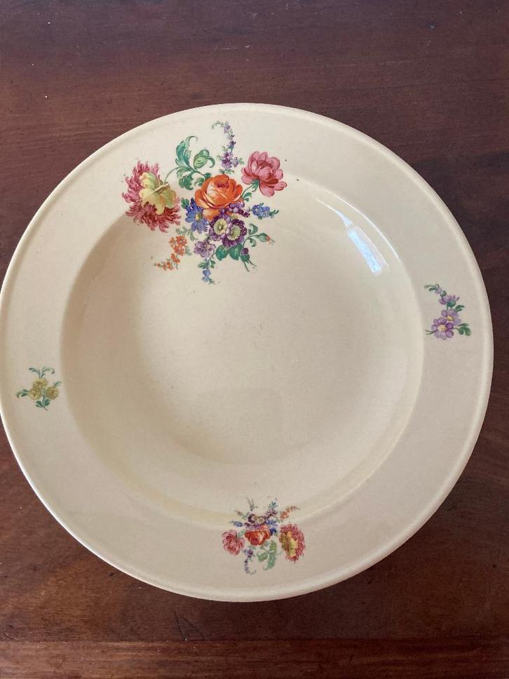 Antieke Petrus Reqout 3 diepe borden bloemmotieven, Antiek en Kunst, Antiek | Servies los, Ophalen of Verzenden