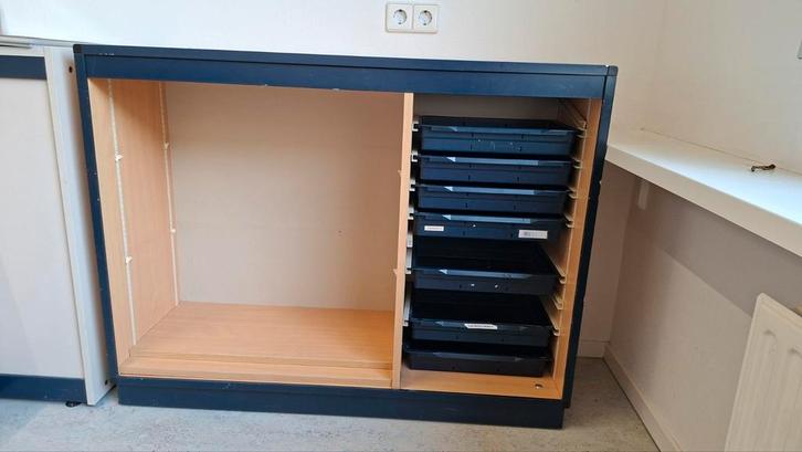 Schoolkasten, tafels, stoelen, banken, gymkast, Huis en Inrichting, Kasten | Roldeurkasten en Archiefkasten, Gebruikt, Minder dan 100 cm