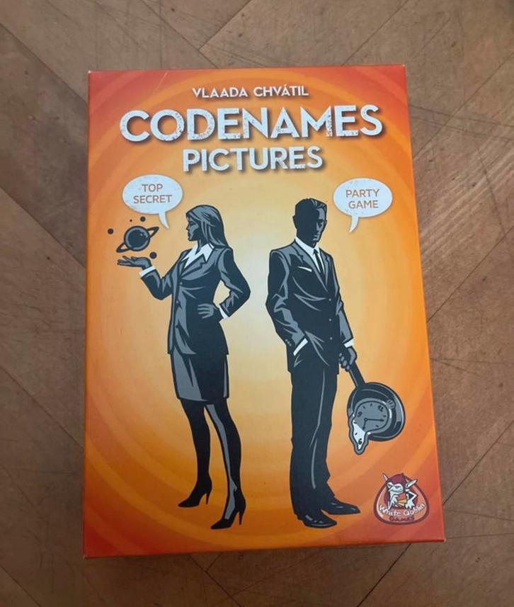 Codenames Pictures - Als Nieuw, Hobby en Vrije tijd, Gezelschapsspellen | Bordspellen, Nieuw, Drie of vier spelers, Ophalen of Verzenden