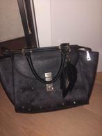 Guess schouder tas met studs, Ophalen