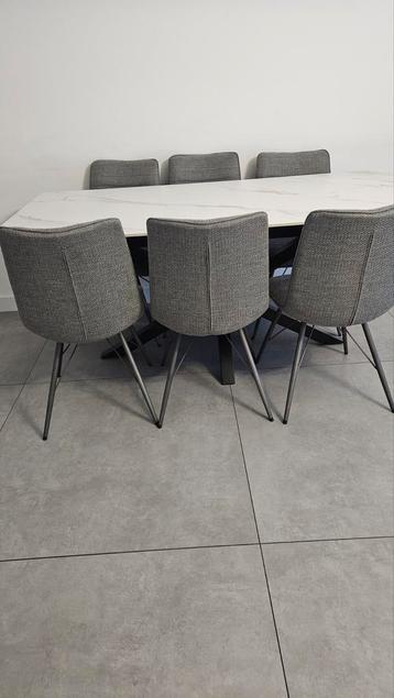 6 eetkamerstoelen (pas gereinigd) beschikbaar voor biedingen