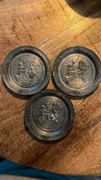 Drie tinnen bordjes doorsnede 10.5 cm, Ophalen of Verzenden