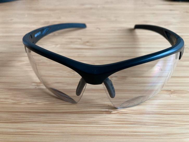 BBB fietsbril met meekleurende glazen en leesglas 2.5, Sport en Fitness, Wielrennen, Zo goed als nieuw, Overige typen, Ophalen of Verzenden