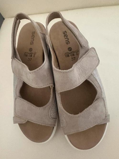 Sense schoenen met klittenband maat 37, Kleding | Dames, Schoenen, Nieuw, Sneakers of Gympen, Beige, Verzenden