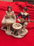 Vintage porseleinen romantische beeldje van een man en dame, Ophalen, Gebruikt, Overige typen
