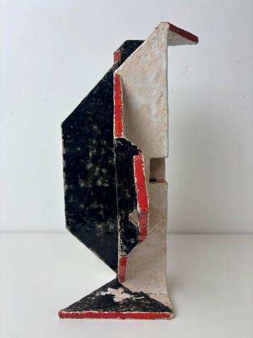 kubistisch-abstract keramisch beeld beschikbaar voor biedingen