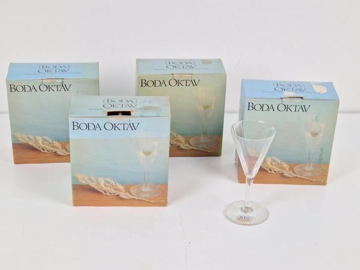 set 7 Kosta Boda Oktav likeurglas design Bertil Vallien ‘80, Antiek en Kunst, Antiek | Glas en Kristal, Ophalen of Verzenden