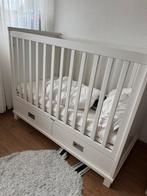 Babykamer bestaande uit commode, ledikant en kleding kasf, Kinderen en Baby's, Ophalen, Gebruikt, Jongetje of Meisje