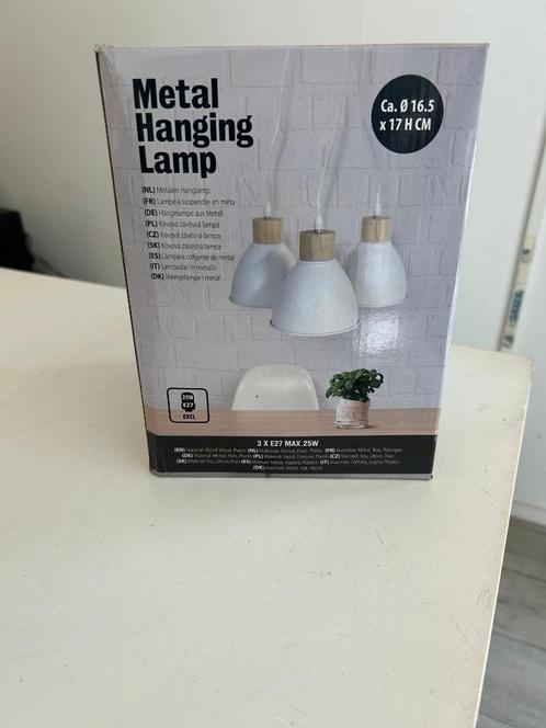 NIEUWE Hanglamp – Metaal met Houtlook (Scandinavisch desi, Huis en Inrichting, Lampen | Hanglampen, Nieuw, 50 tot 75 cm, Hout