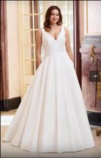 Bruidsjapon in de kleur Ivory van The Honeymoon Shop, Ophalen, Zo goed als nieuw, Wit, Trouwjurk