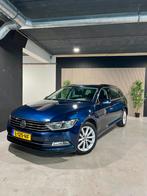 Volkswagen Passat Variant 1.6 Carplay Highline R DSG | ACC, Auto's, Volkswagen, 4 cilinders, Blauw, Stationwagon, Diesel