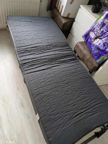 Logeerbed beschikbaar voor biedingen