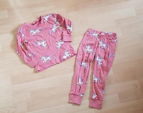 Superleuke pyama
met unicorn
98/104
als nieuw, Kinderen en Baby's, Kinderkleding | Maat 98, Zo goed als nieuw, Meisje, Nacht- of Onderkleding
