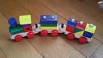 Houten treintje gekleurd, Ophalen, Zo goed als nieuw, Duw- of Trekspeelgoed