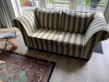Tweezits bankstel, beige en grijs. Vrij van beschadigingen beschikbaar voor biedingen