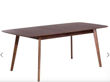Uitschuifbare eettafel beschikbaar voor biedingen