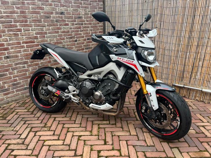 Yamaha mt09 street rally + akrapovic + extra onderdelen, Motoren, Tuning en Styling, Ophalen