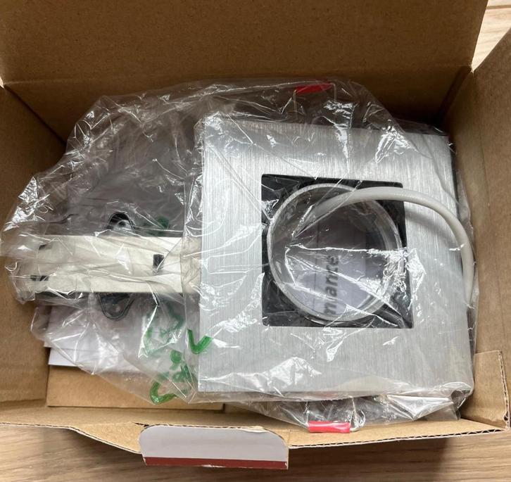 Gloednieuwe spots Lumiance, geborsteld aluminium, Huis en Inrichting, Lampen | Spots, Nieuw, Plafondspot of Wandspot, Metaal of Aluminium