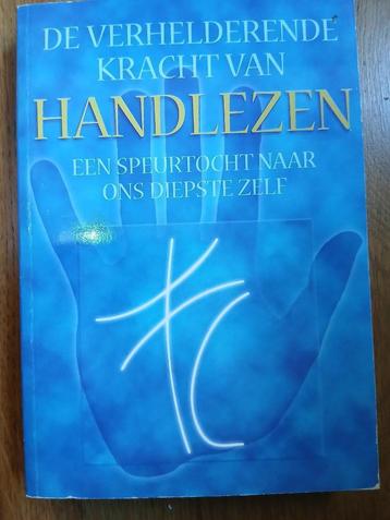 De verhelderende kracht van Handlezen - Ray Douglas beschikbaar voor biedingen