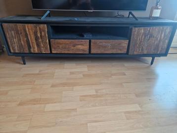 Mooie houten tv meubel 180 x 40 x 50 beschikbaar voor biedingen