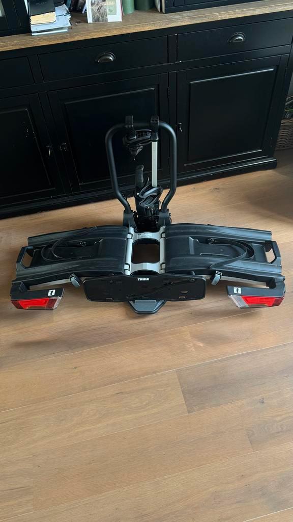 Thule Easyfold 933XT Trekhaak Fietsendrager, Auto diversen, Fietsendragers, Zo goed als nieuw, Trekhaakdrager, 2 fietsen, Brede banden