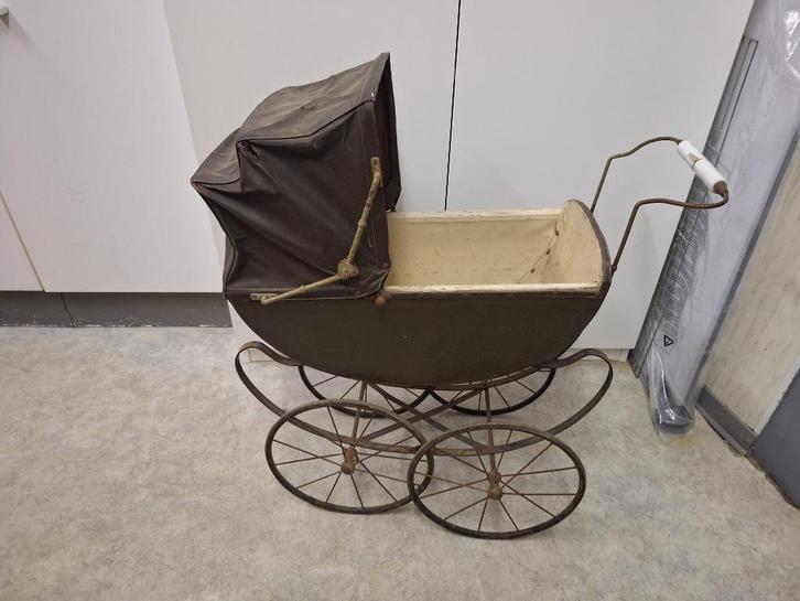 oude poppenwagen met zonnekap, begin 1900, Antiek en Kunst, Curiosa en Brocante, Ophalen of Verzenden