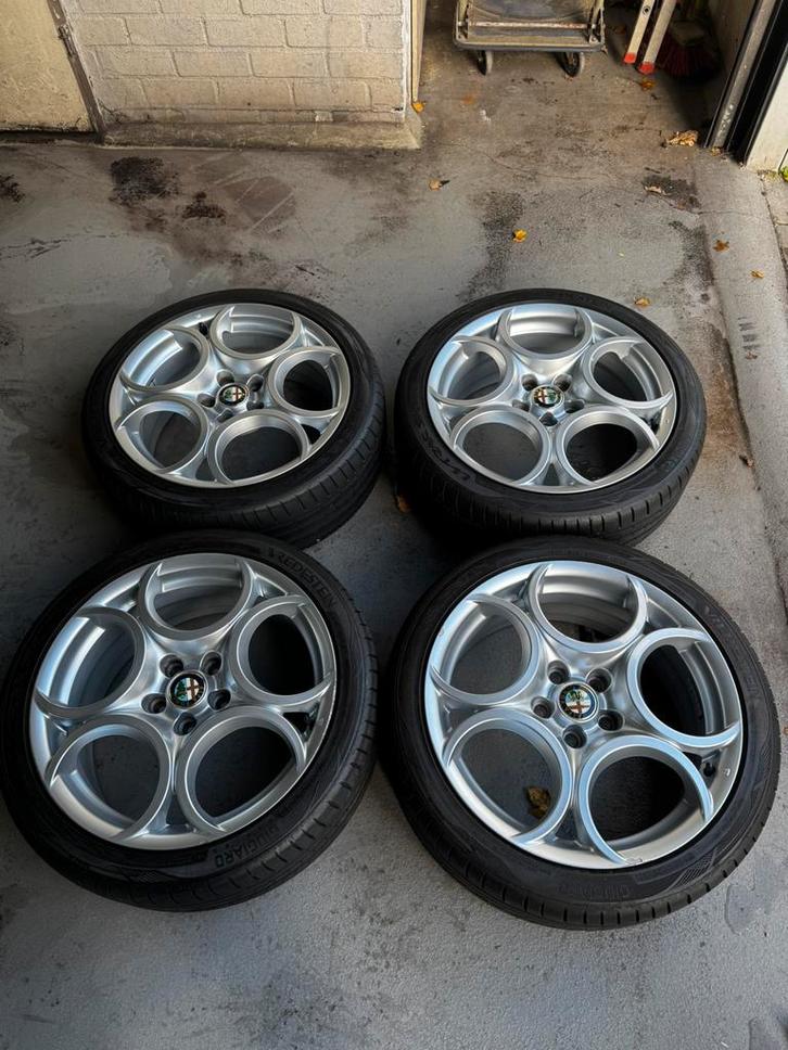 Alfa Romeo Giulietta 18 Inch Velgen, Auto-onderdelen, Banden en Velgen, Velg(en), Zomerbanden, 18 inch, 225 mm, Ophalen
