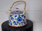 Landelijke keramische theepot met bloemen blauw motief, Ophalen of Verzenden, Overige materialen, Pot, Bus of Blik