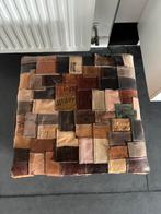 Stoere lederen poef. Gemaakt van leren labels, Stoer, Vierkant, Leer, Ophalen of Verzenden