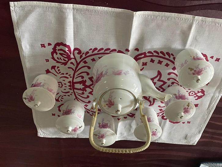 Formosa  porcelain tee service, Antiek en Kunst, Antiek | Servies compleet, Verzenden