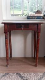 Charmant tafeltje. Bijzettafel, sidetable., Ophalen