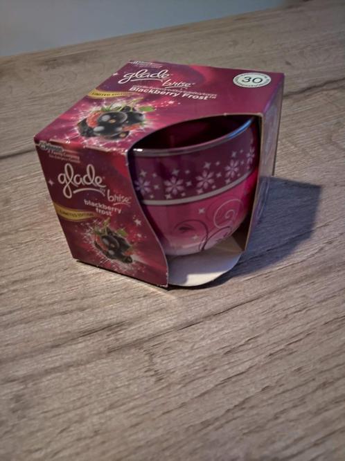 Geurkaars Glade by Brise, Blackberry Frost, Huis en Inrichting, Woonaccessoires | Kandelaars en Kaarsen, Nieuw, Kaars, Minder dan 25 cm