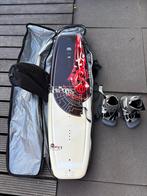 Hyperlite wakeboard, complete set (schoenen, tas, schroeven), Watersport en Boten, Wakeboarden, Ophalen of Verzenden, Zo goed als nieuw