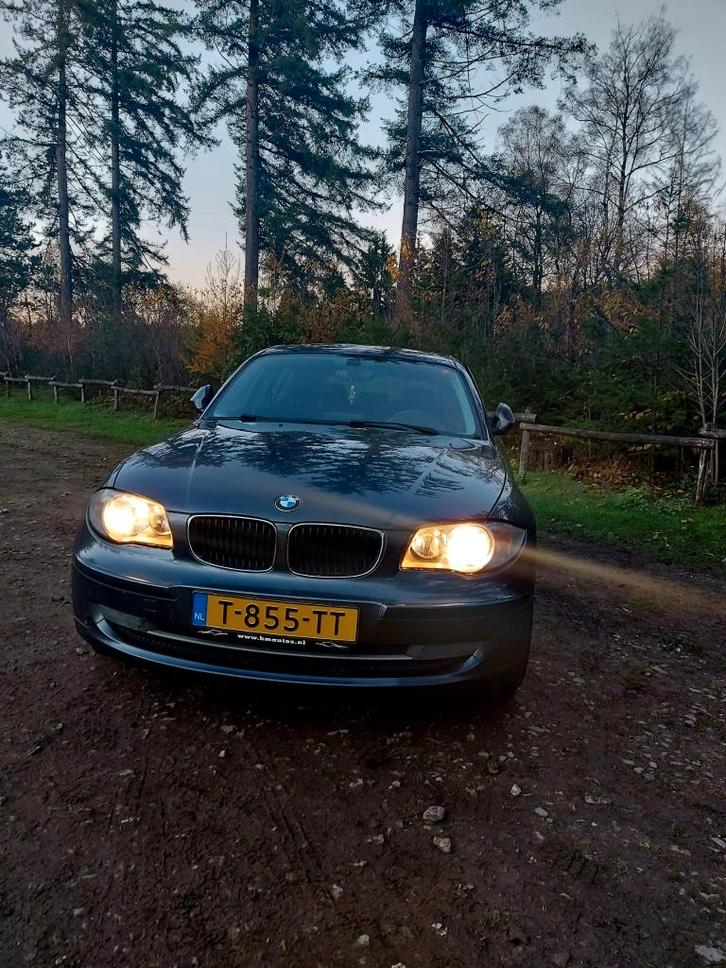 BMW 1-Serie 2.0 118I 5DR 2008 Grijs, Auto's, BMW, Particulier, 1-Serie, Benzine, Hatchback, Handgeschakeld, Geïmporteerd, Zilver of Grijs