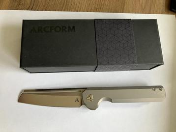 Arcform Slimfoot M390 Titanium, TuffKnives Design Reate OEM beschikbaar voor biedingen