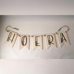 tekstbord / vaandels / vlaggenlijn (hout) Hoera (verjaardag), Ophalen of Verzenden, Nieuw