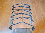 6 kledinghangers blauw, Ophalen of Verzenden, Zo goed als nieuw, Metaal, Volwassenen